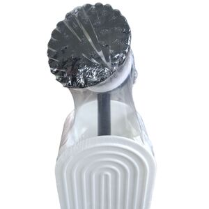 White and Black Cleaning Brush Set